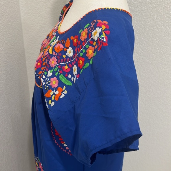 ⚜️🔷⚜️Traditional Mexican Tehuacán Embroidered woman’s dress - Picture 8 of 16